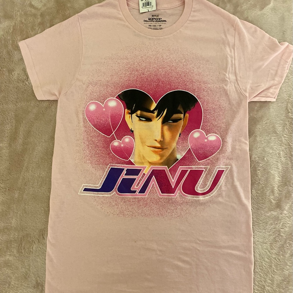 💙 Hot Topic Light Pink KPOP Demon-Hunters Tee.